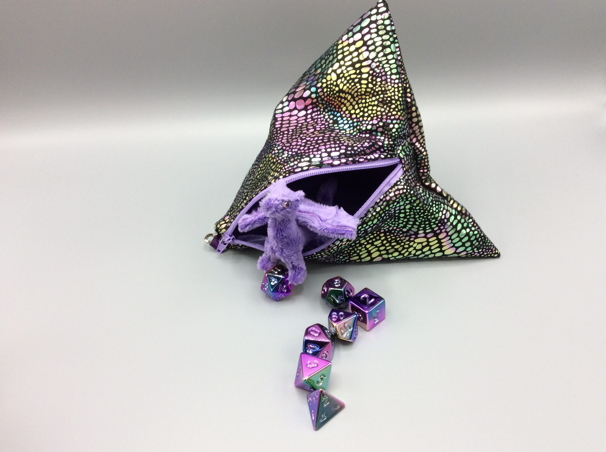 Pyramid pouch